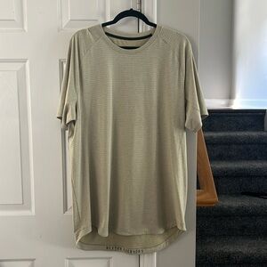 Lululemon men’s dry sense short sleeve tee